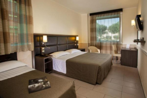  Hotel Artis  Рим